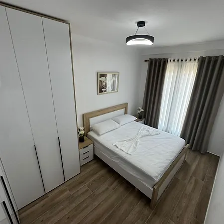 Andis Apartment Vlore